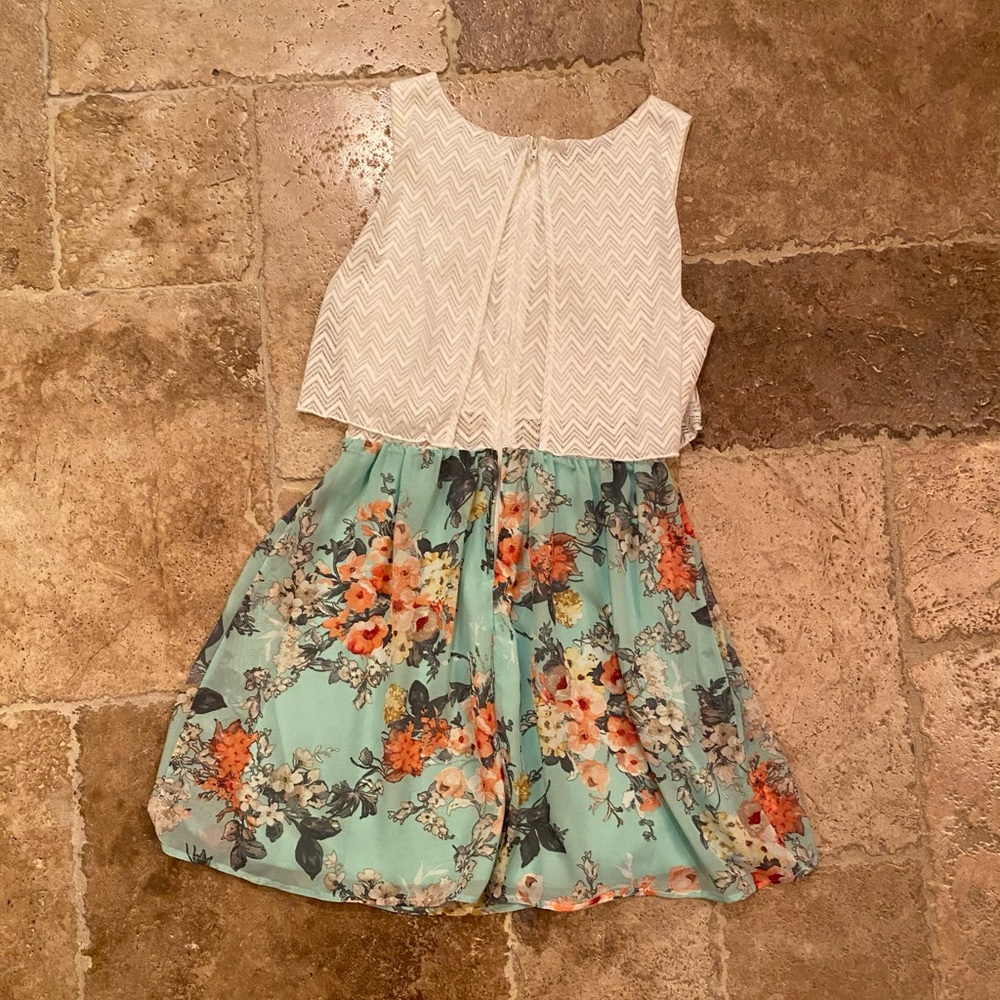 Floral Dres - Picture 4 of 5